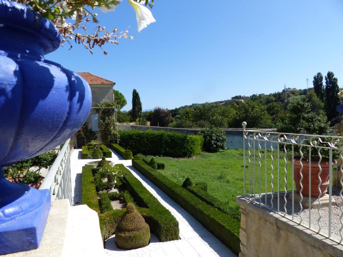 Chateau Du Grand Jardin Valensole Exterior photo